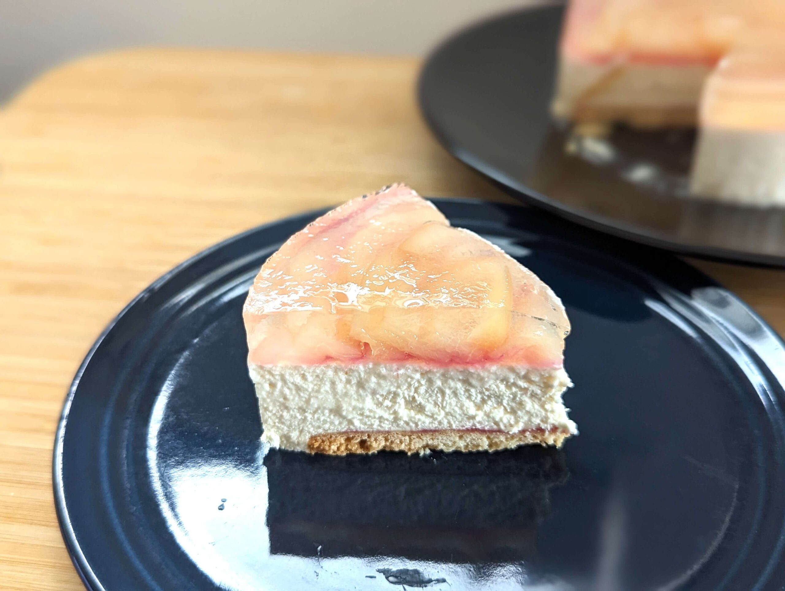 フロム蔵王「桃のレアチーズケーキ」の写真 