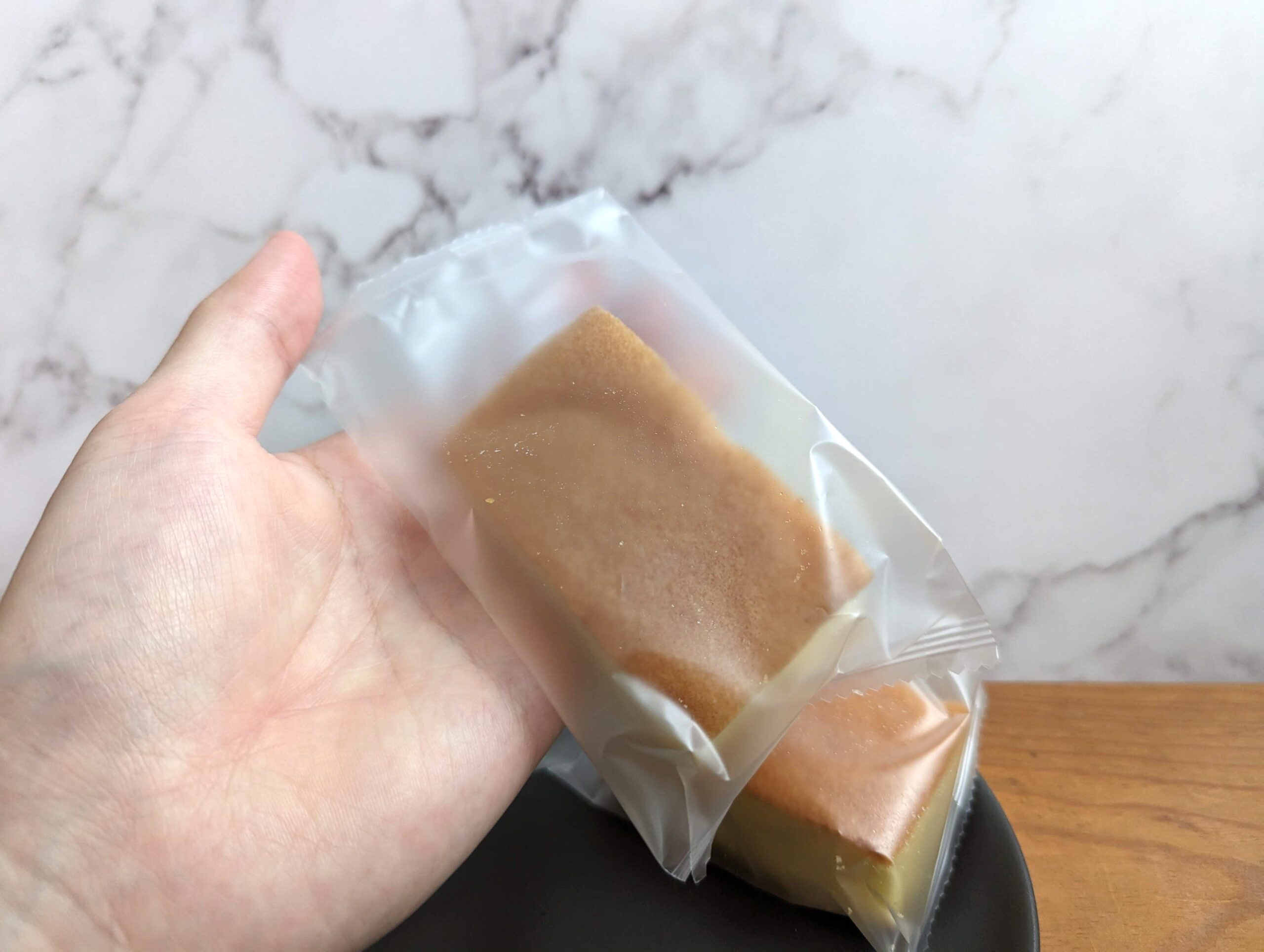 京都 青木光悦堂　カマンベールチーズケーキ (2)