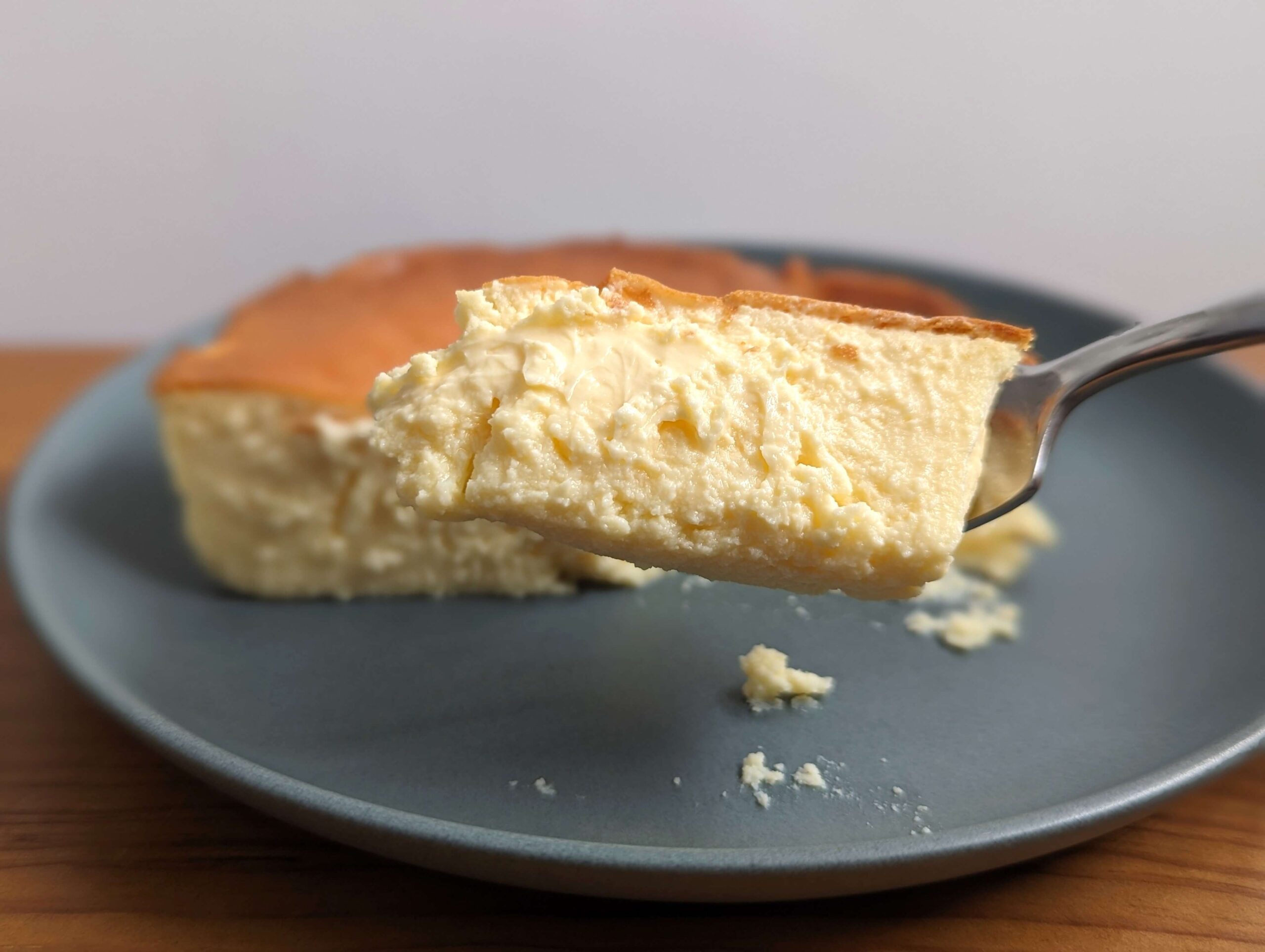 成城石井の紙包み純生クリームのバスクチーズケーキ (13)