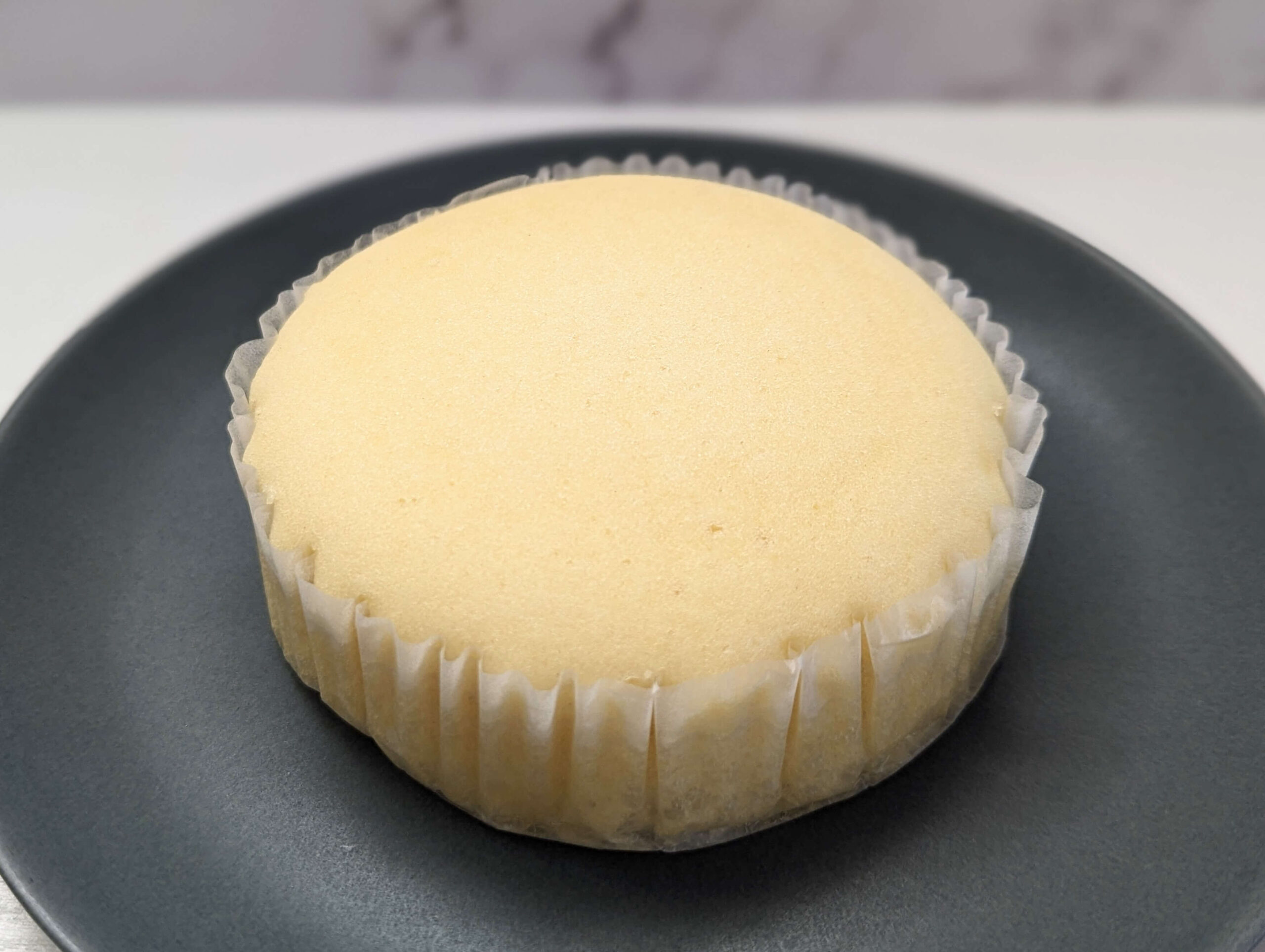 ローソンの「しっとりチーズ蒸しケーキ」 (4)