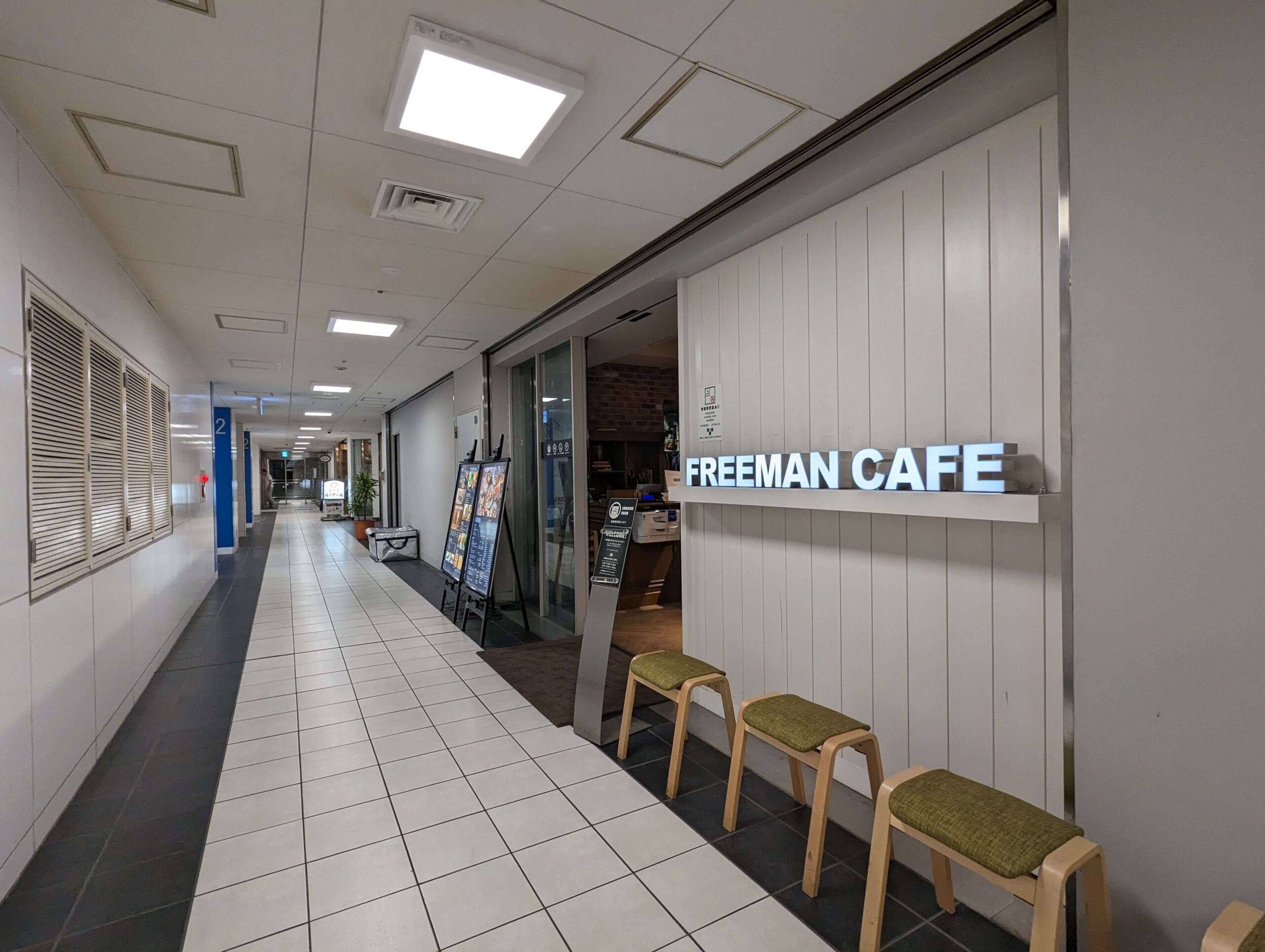 渋谷「フリーマン カフェ （FREEMAN CAFE）」のレアチーズケーキの写真 (2)