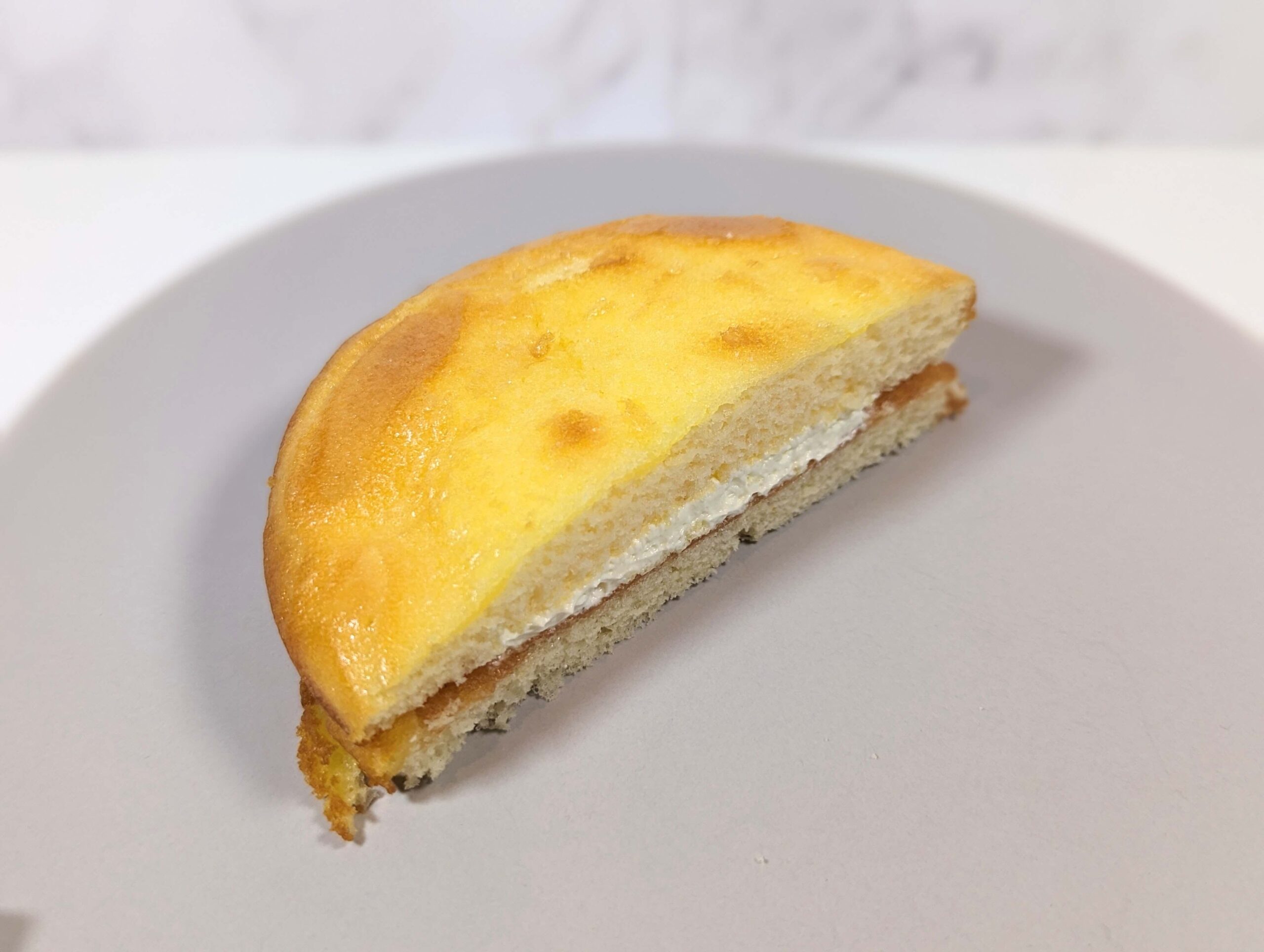 ローソンストア100・山崎製パン「焼きチーズケーキ」 20240325 (9)
