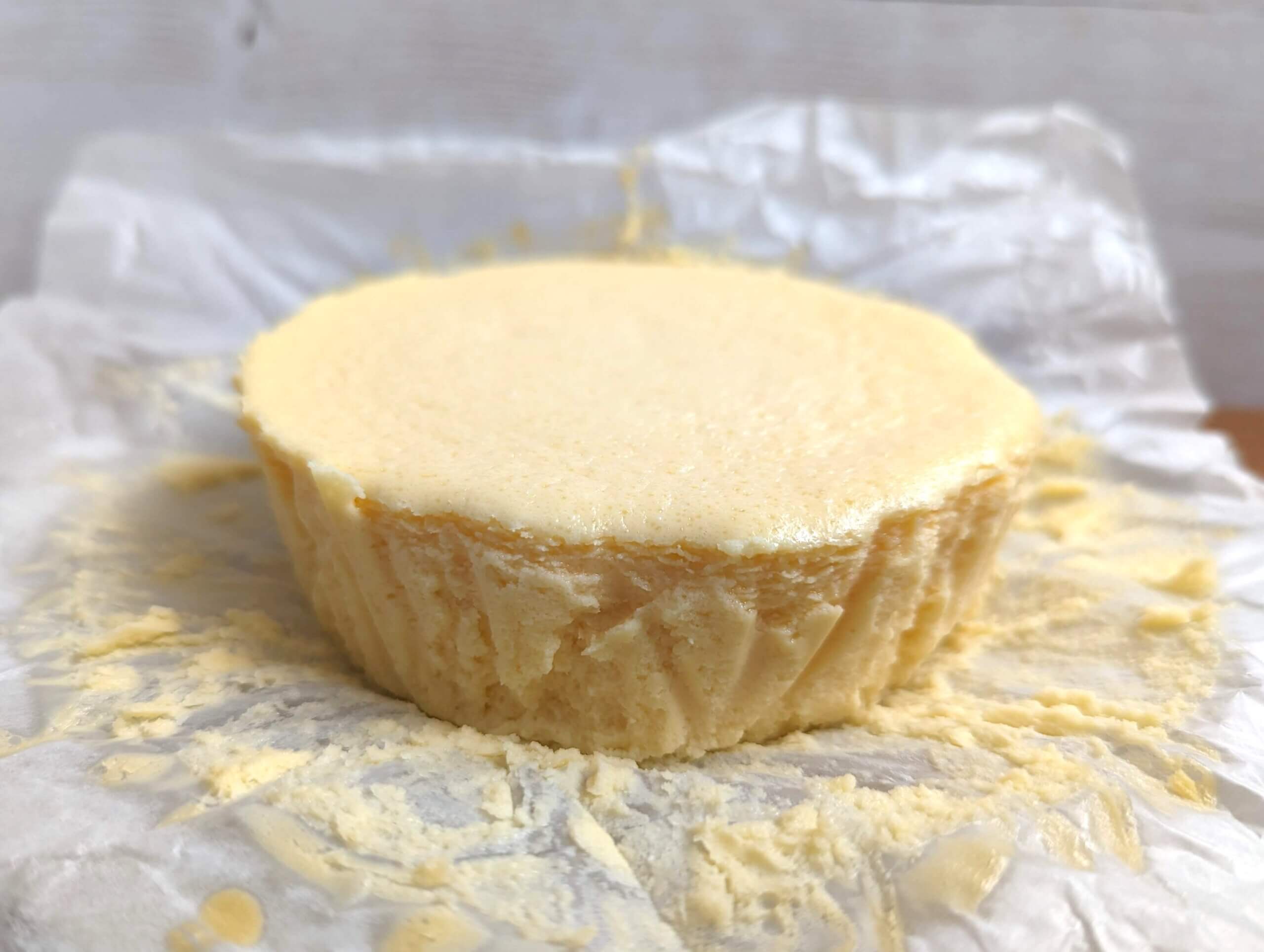 成城石井・「紙包み」シチリアレモンとマスカルポーネのベイクドチーズケーキ (2)