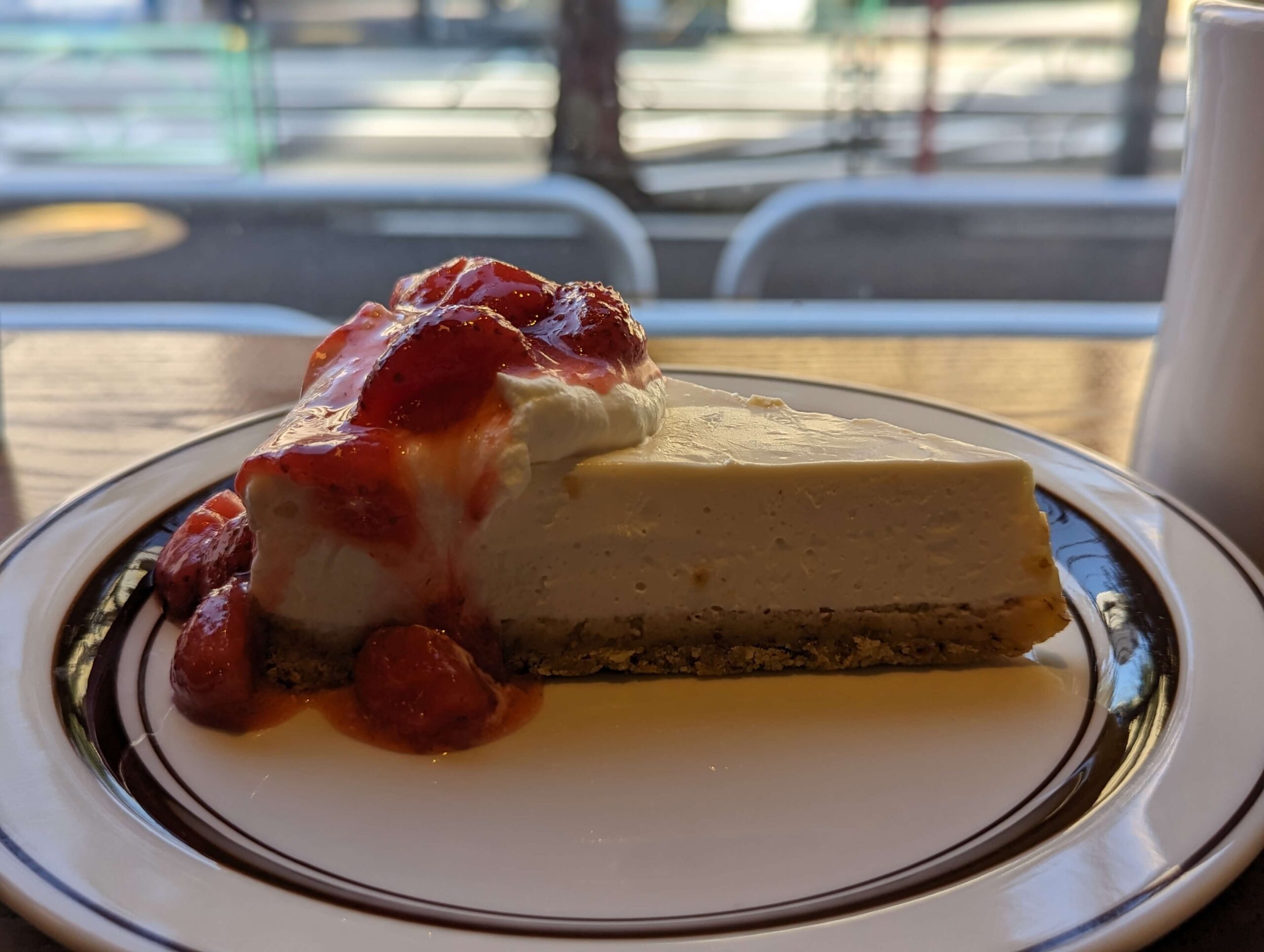 高円寺、ノスタルジアカフェ（NOSTALGIA CAFE）のノーベイクチーズケーキ