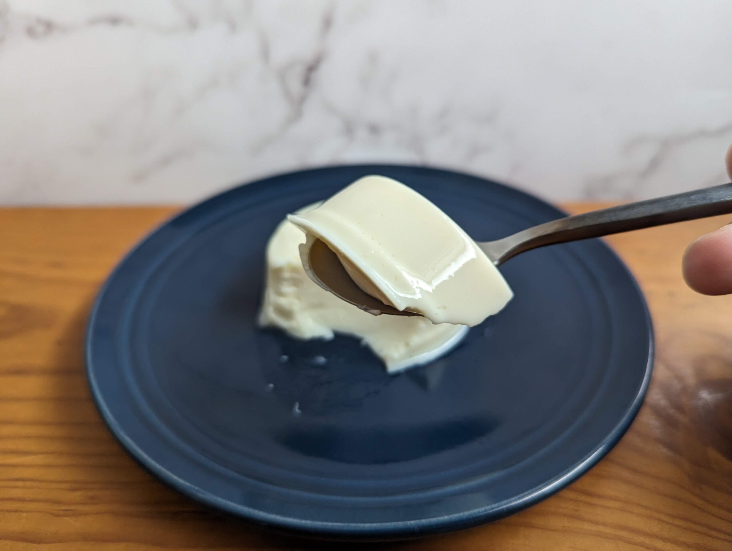 モロゾフの白いチーズケーキ 酪（SHIROI CHEESECAKE RAKU）のカマンベール (2)