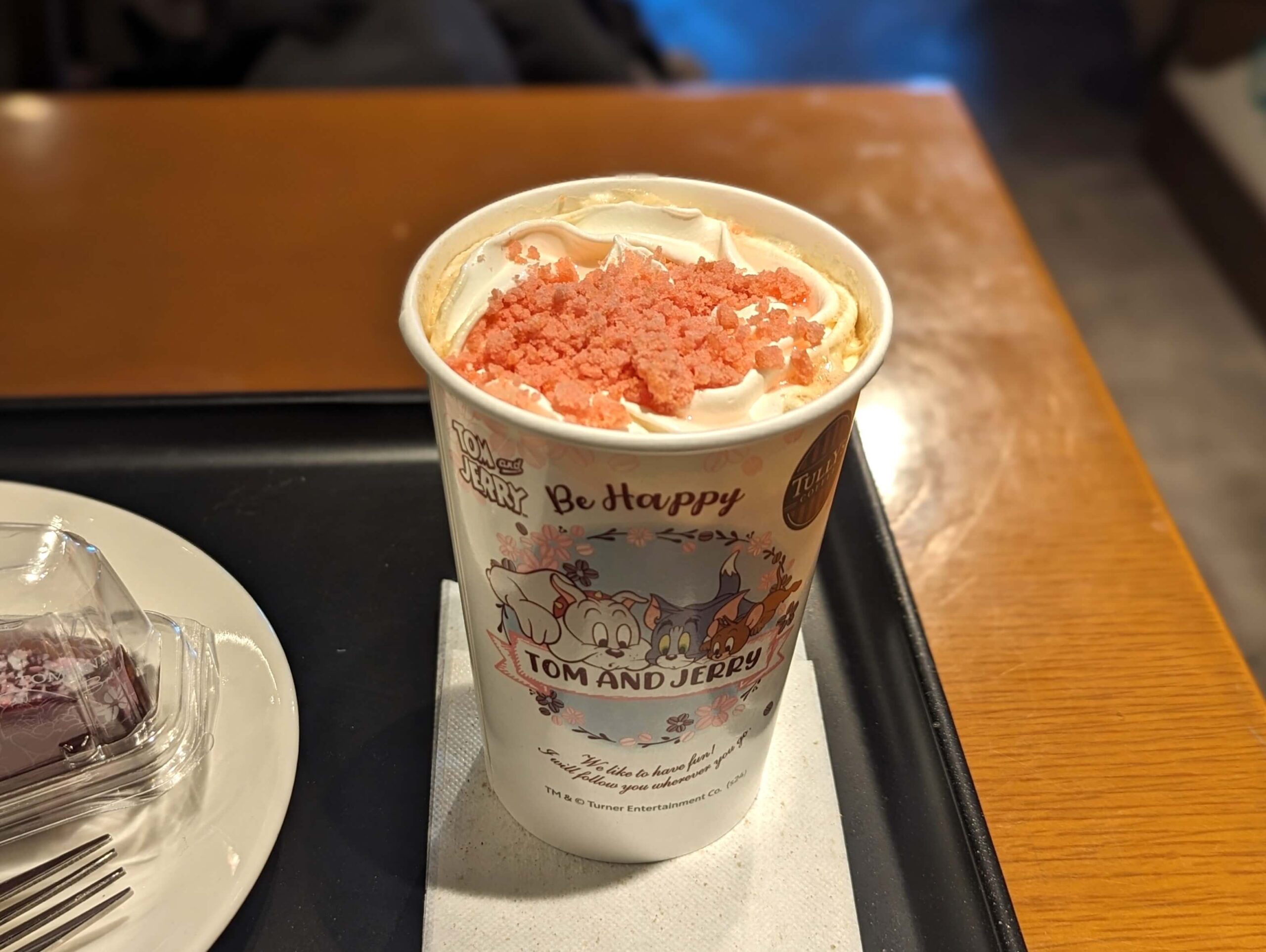 タリーズコーヒー「桜舞う 苺チーズケーキラテ」 (8)