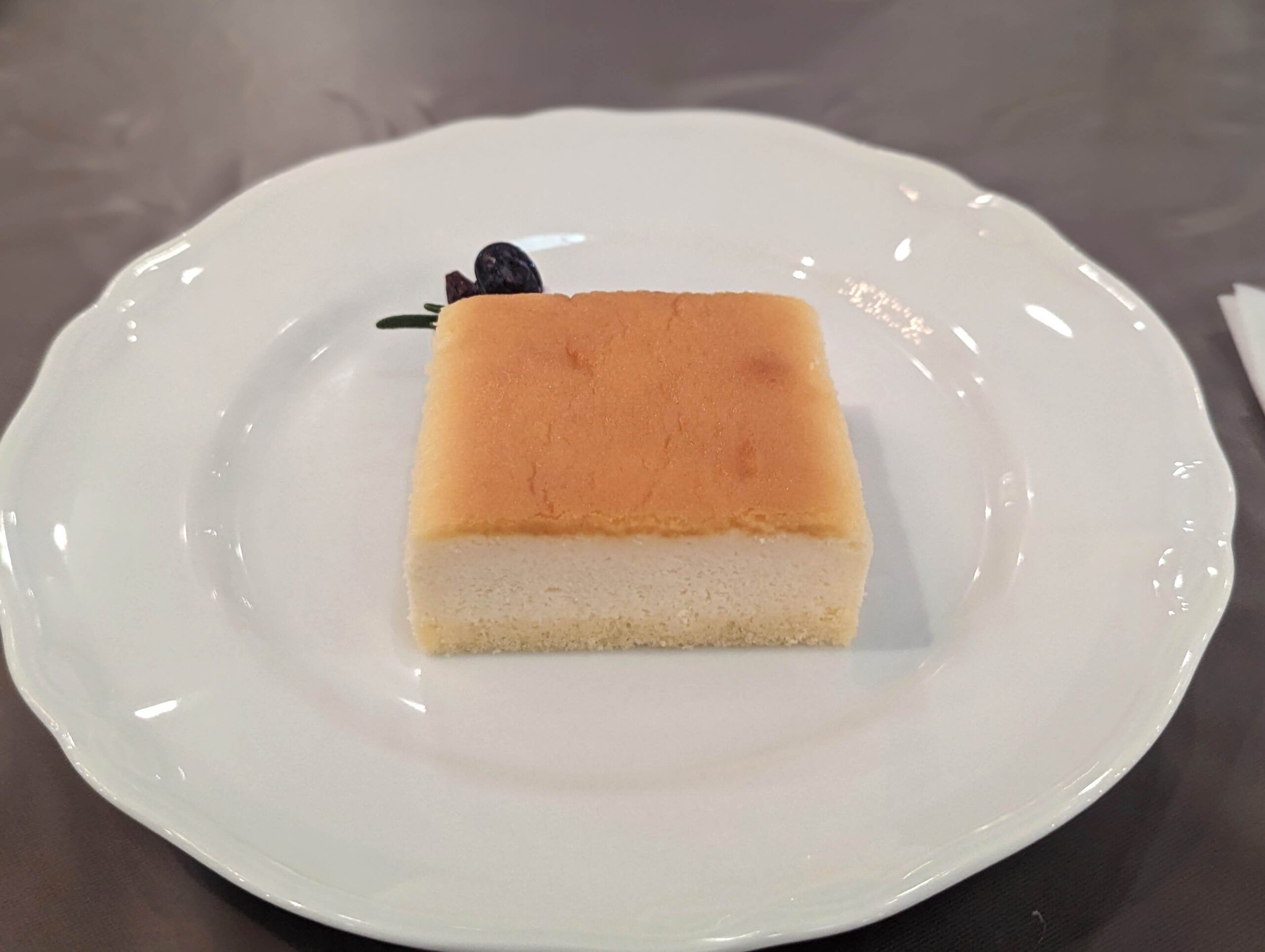 上野・東京文化会館「フォレスティーユ精養軒」のチーズケーキ (8)