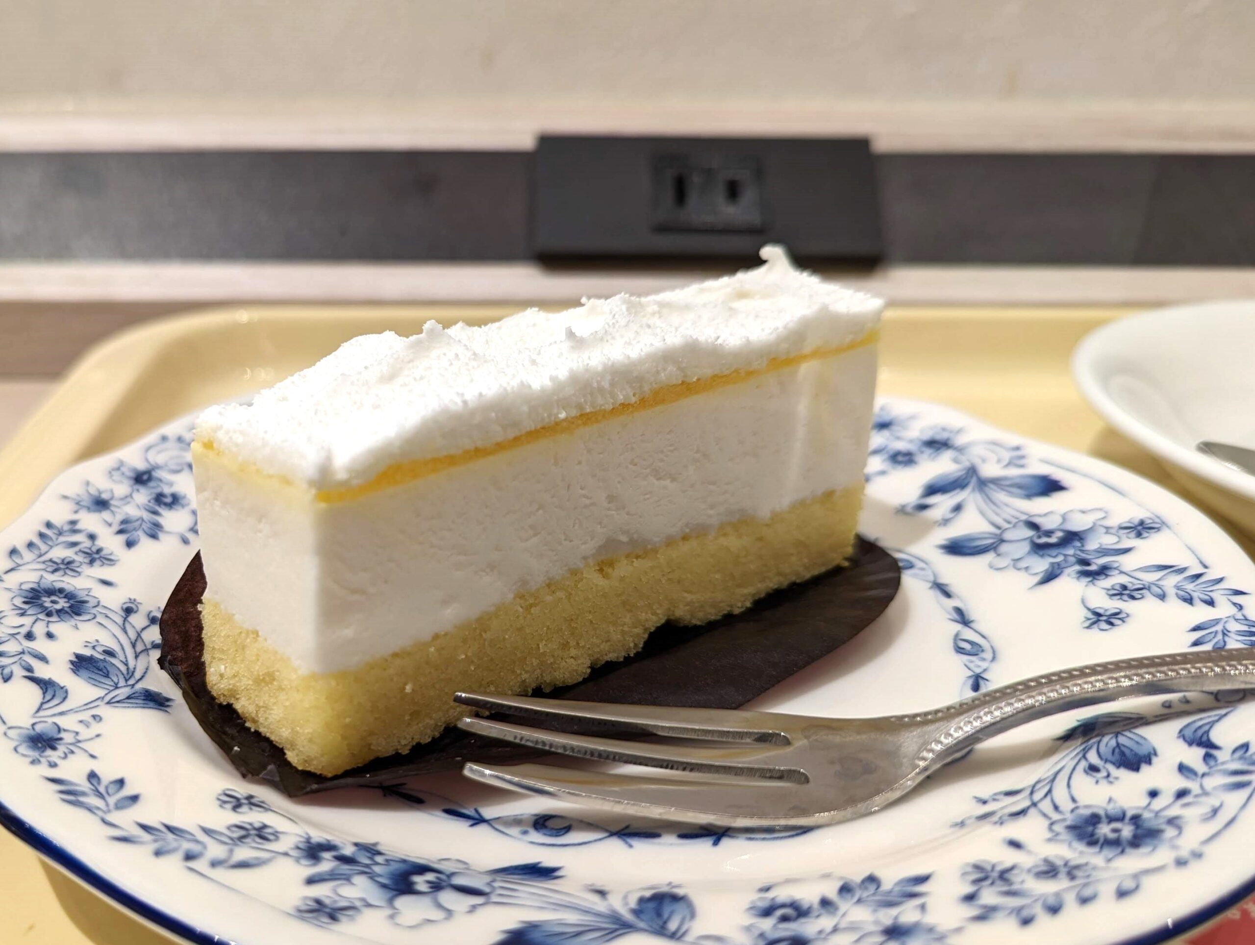 ドトール・レアチーズケーキ ～レモンソース仕立て～
