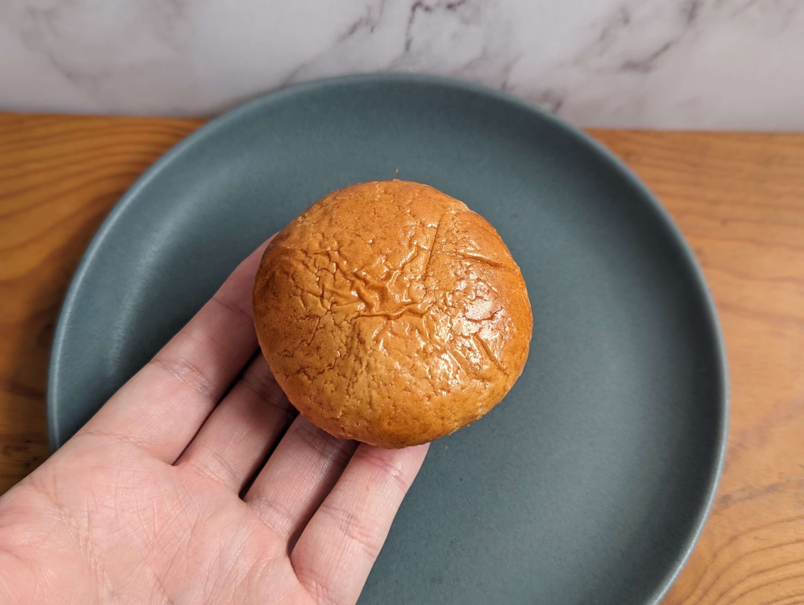山崎製パンの「3種のチーズ焼饅頭」