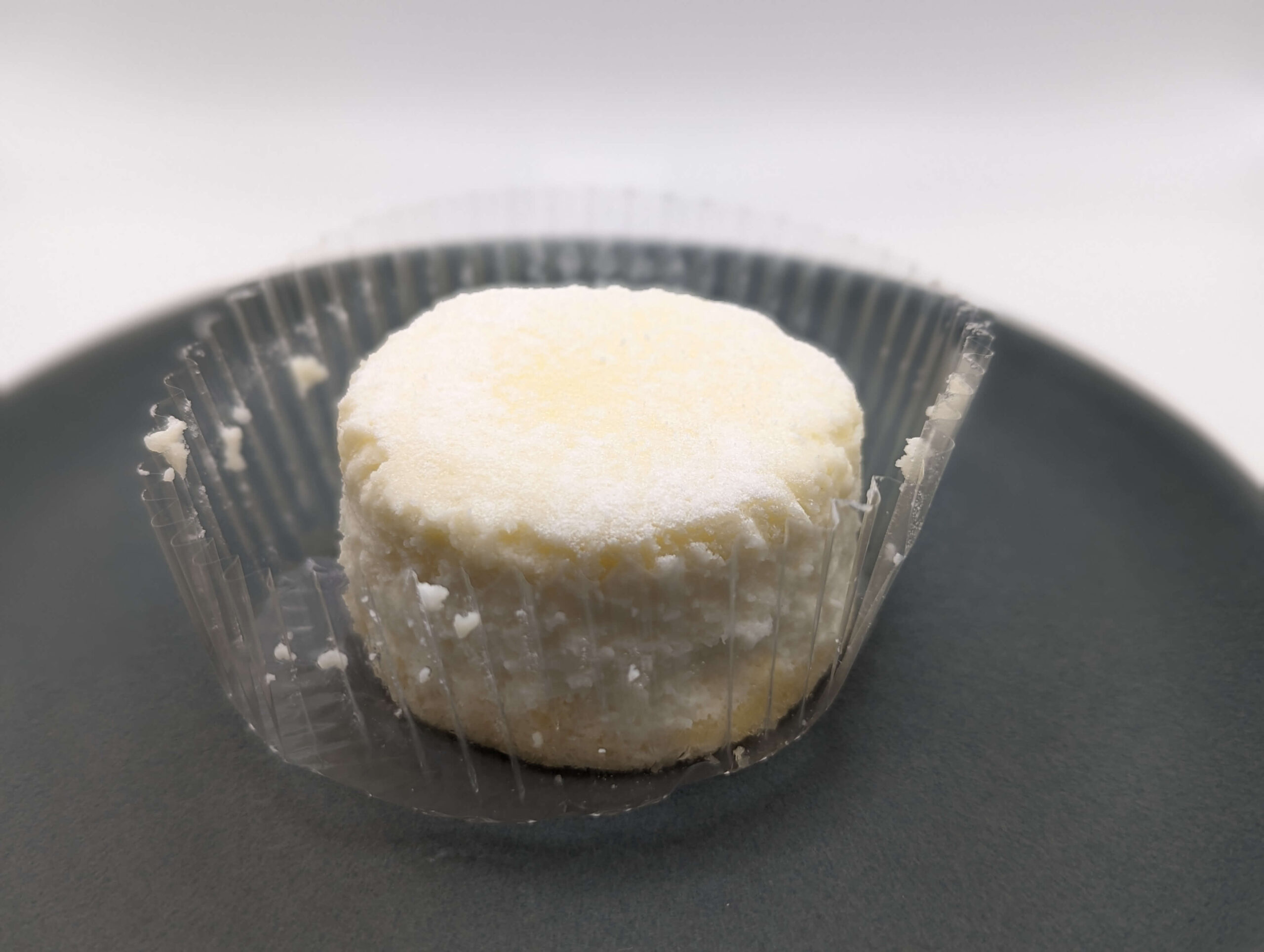 ローソンの白いスフレチーズケーキ (1)