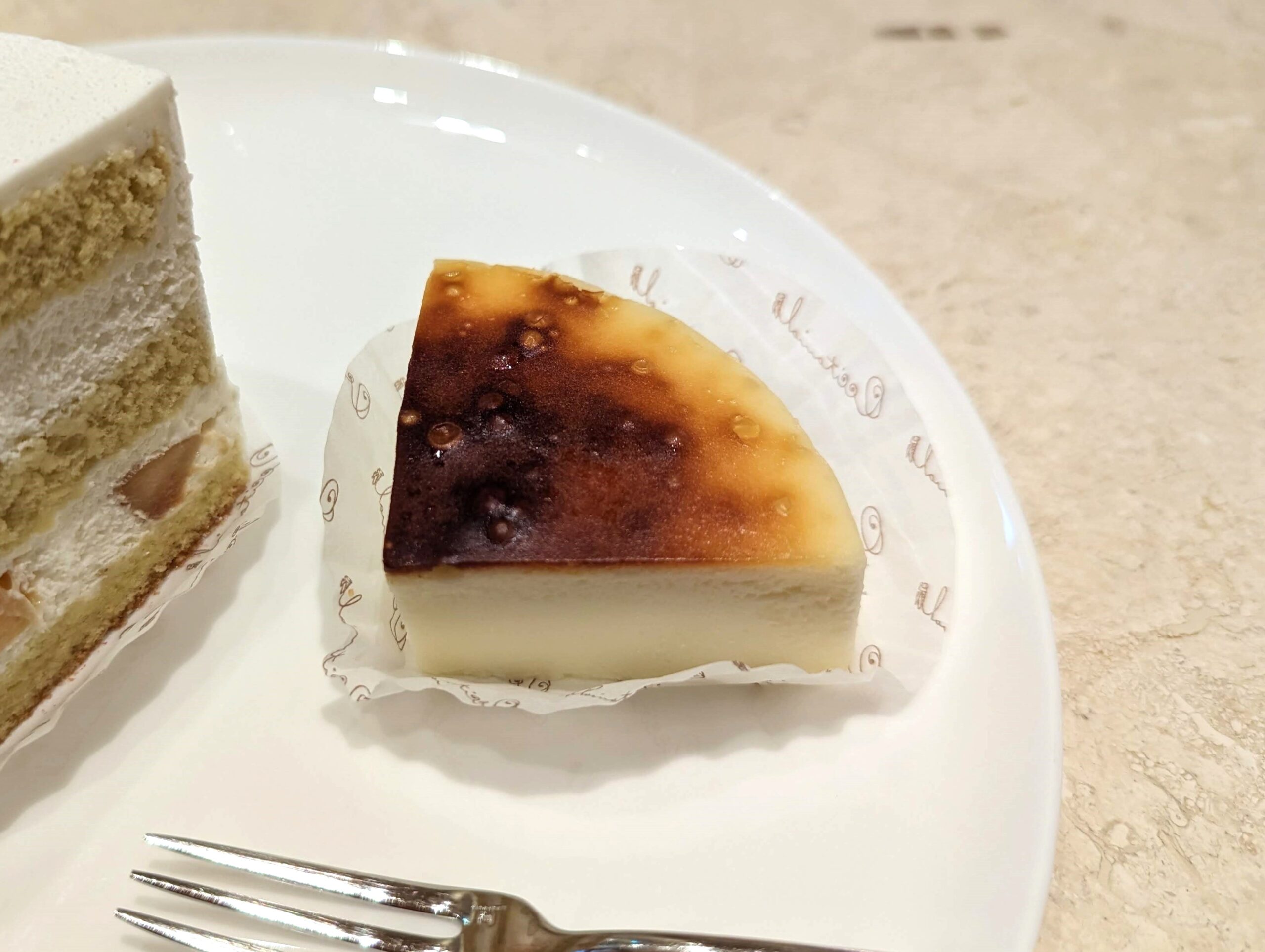 水天宮前「オクシタニアル」のチーズケーキ (1)