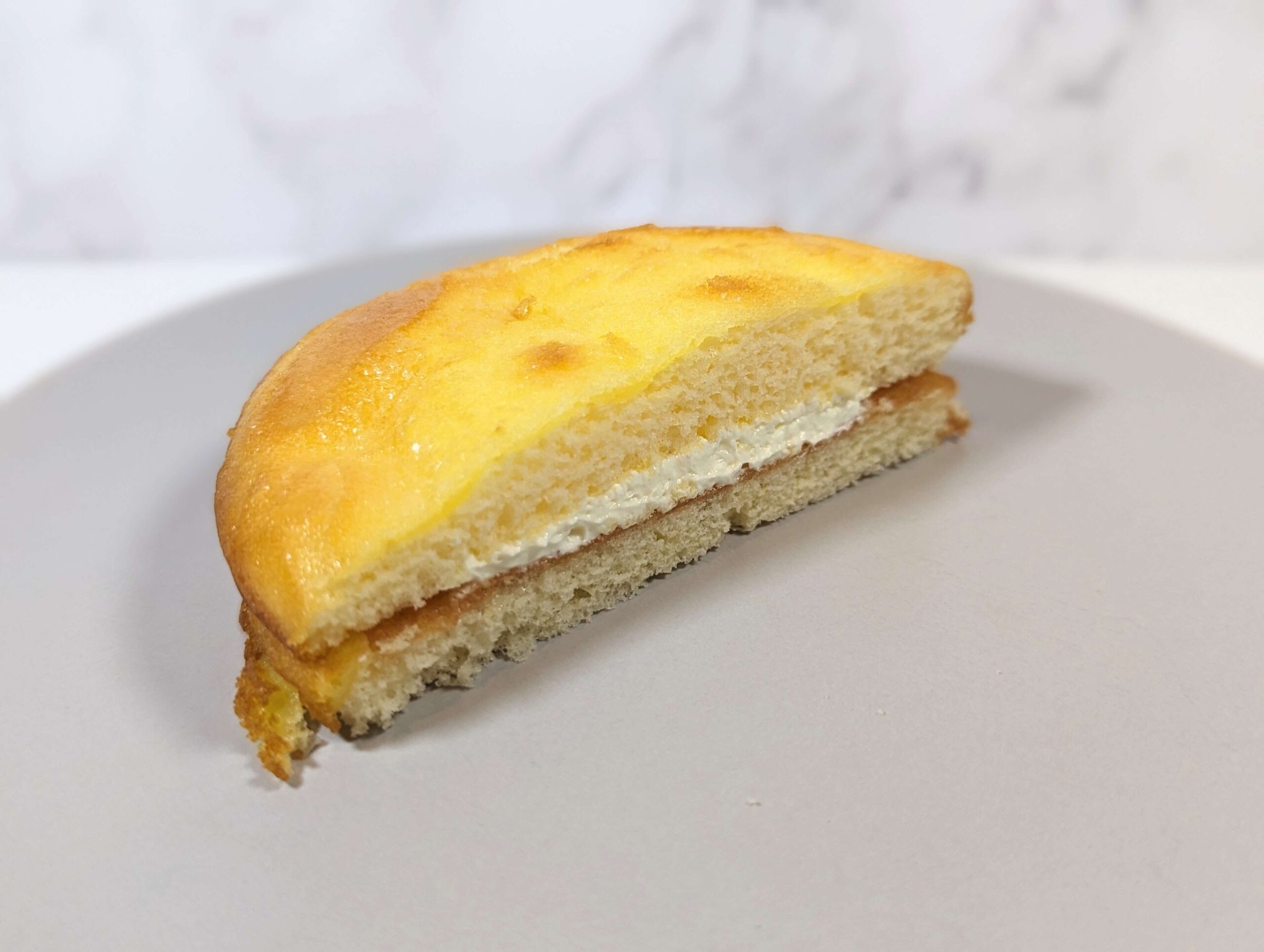 ローソンストア100・山崎製パン「焼きチーズケーキ」 20240325 (9)