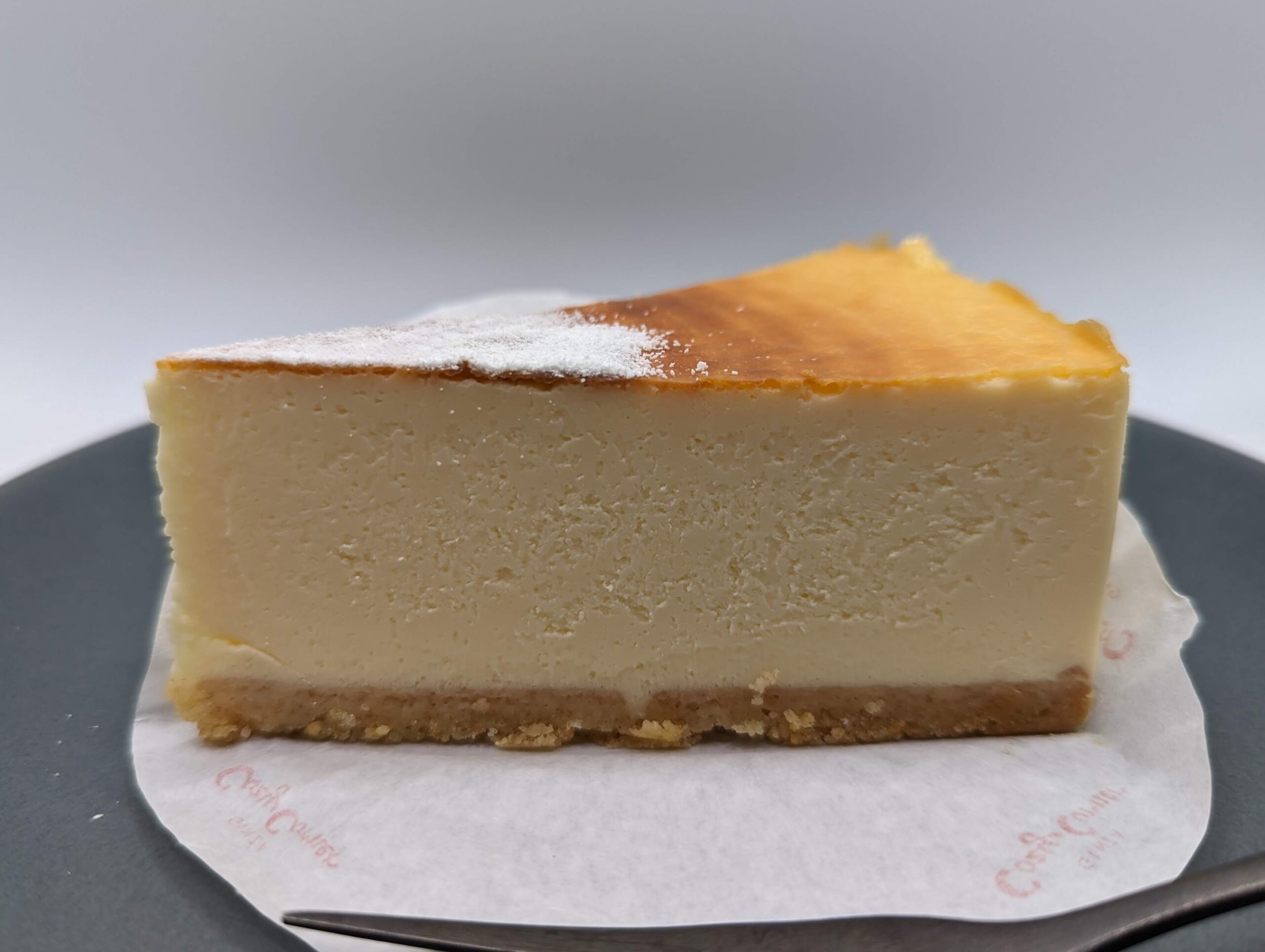銀座コージーコーナーの「なめらか食感のベイクドチーズ」の写真