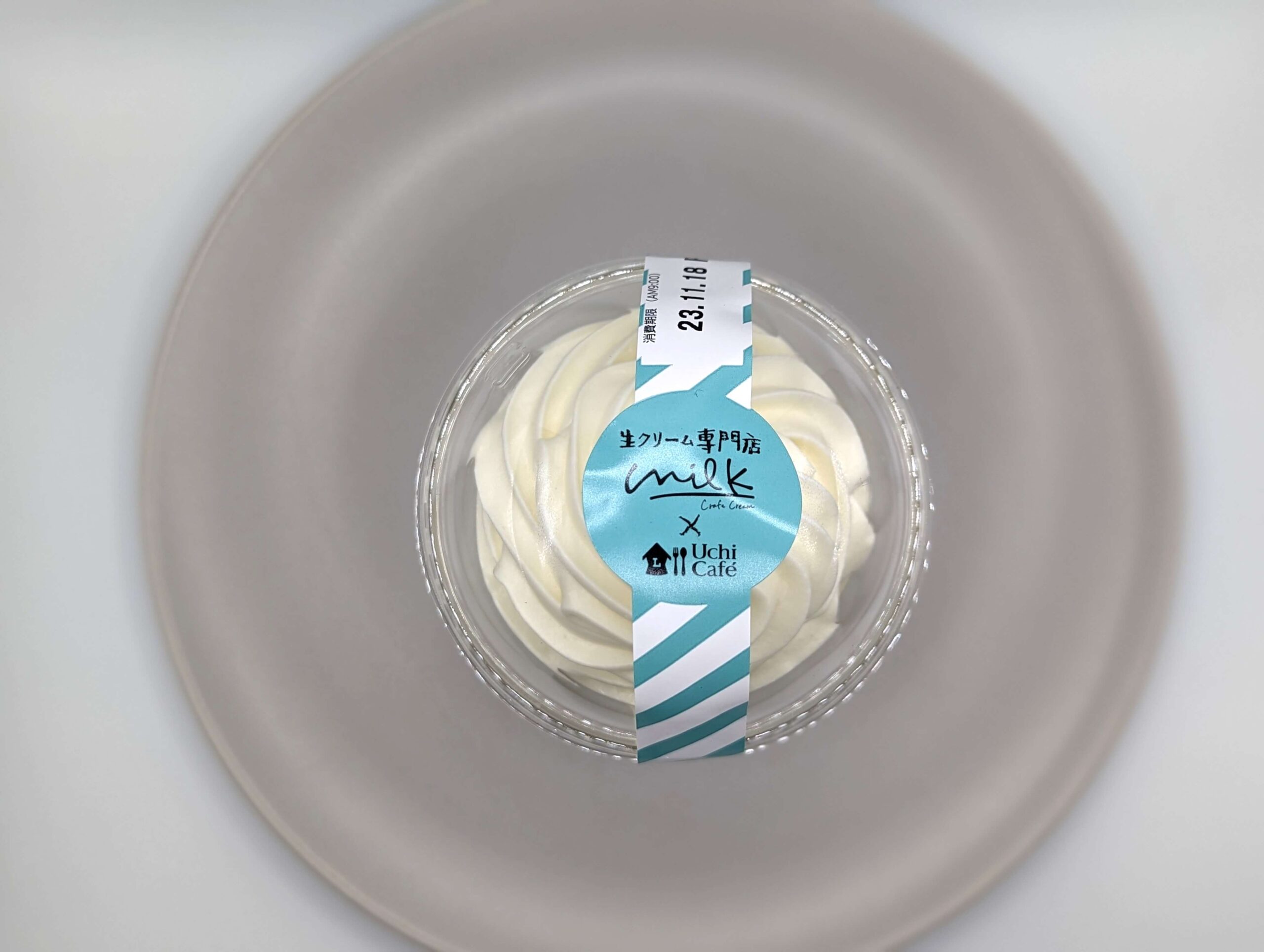 ローソンの「Uchi Café×Milk　MILK白いティラミス(練乳仕立て)」の写真 (1)