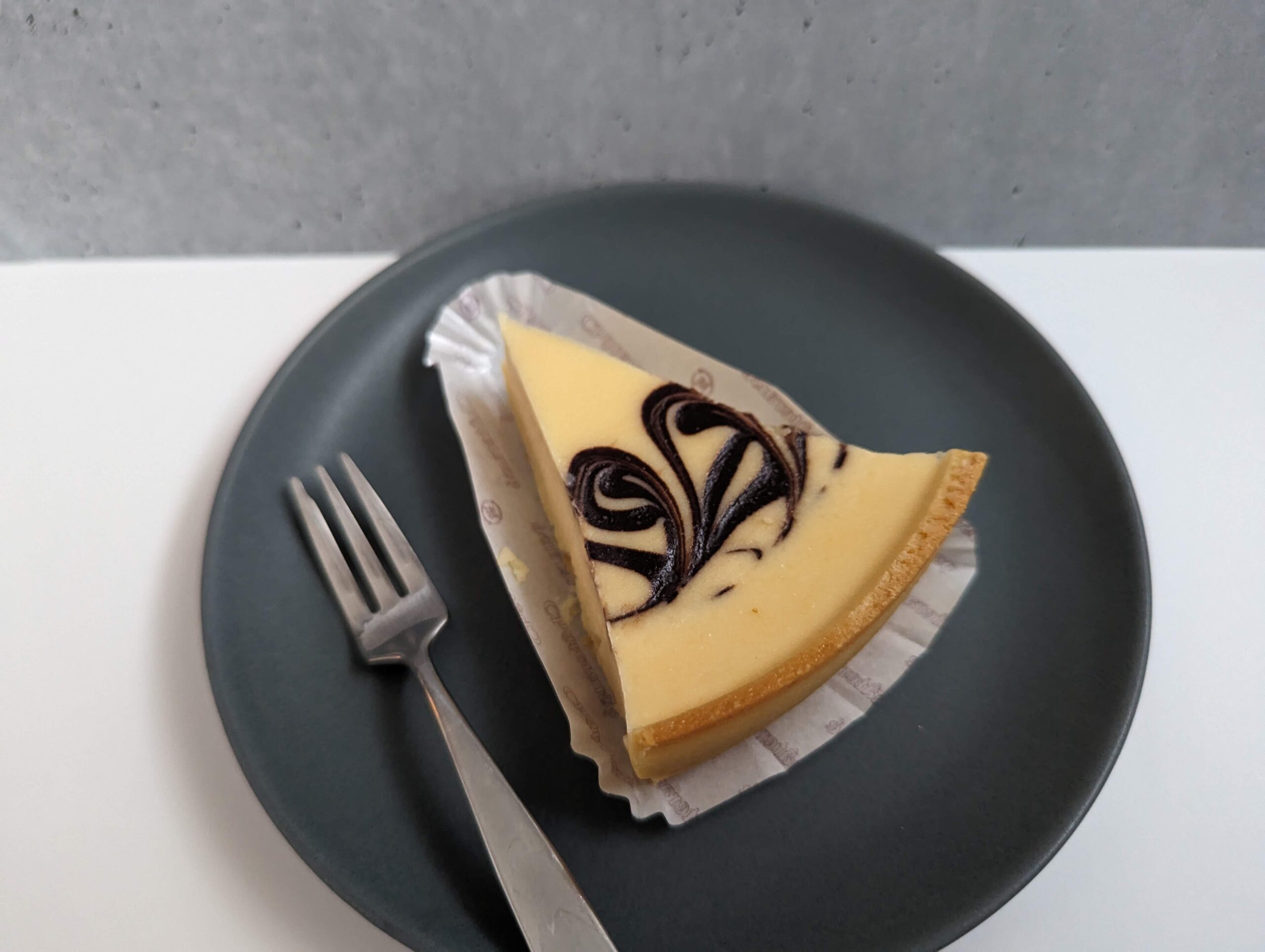 シャトレーゼ・マーブルベイクドチーズケーキ (6)
